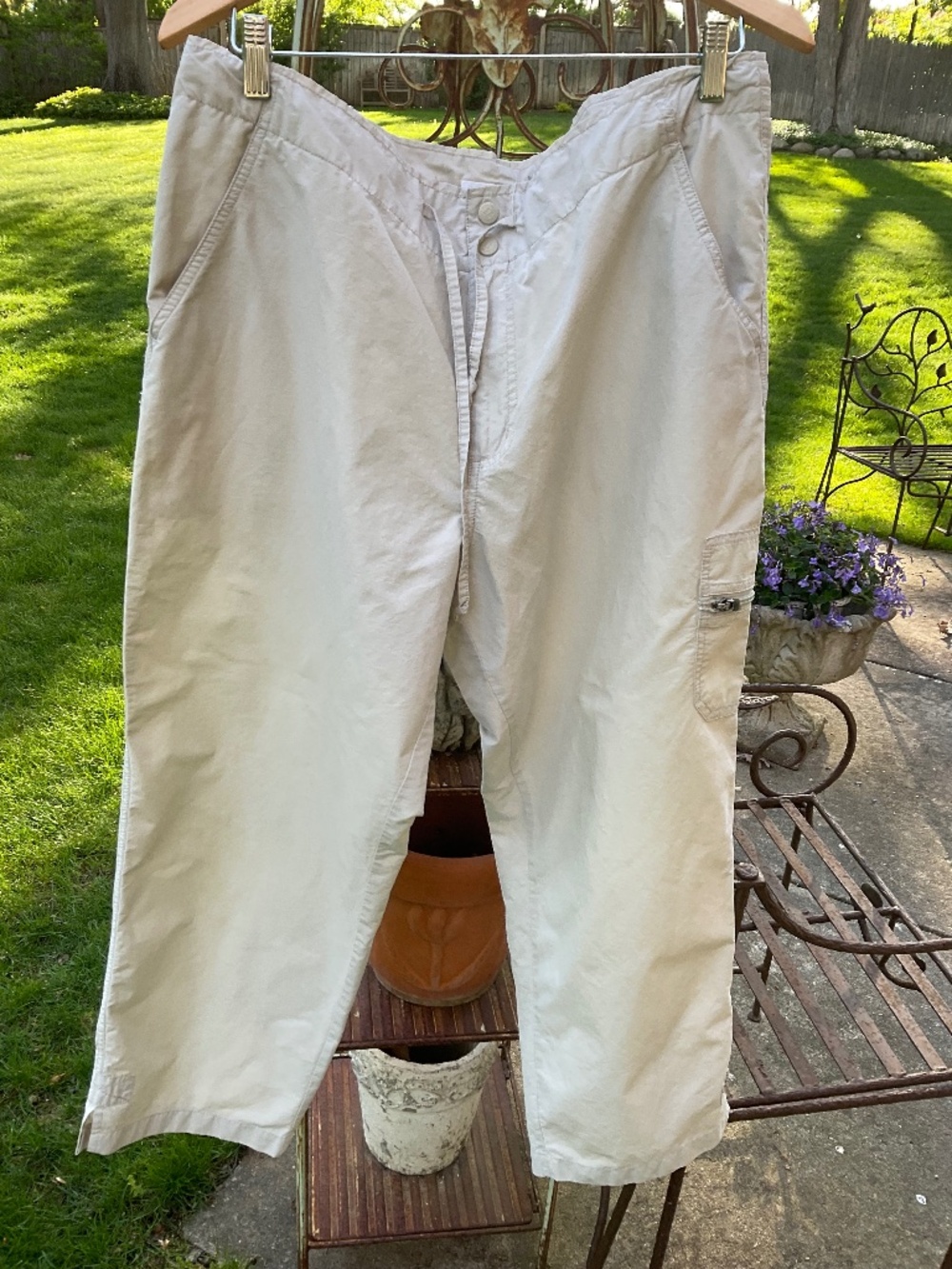 Columbia Tan Capris, size XL